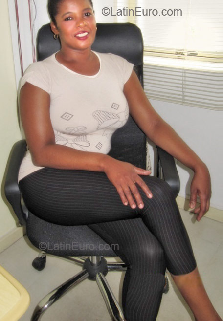 Date this fun Brazil girl Graziella from Ponte Nova BR5901
