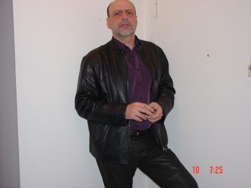 Date this funny United States man Rover442 from San Antonio US10944