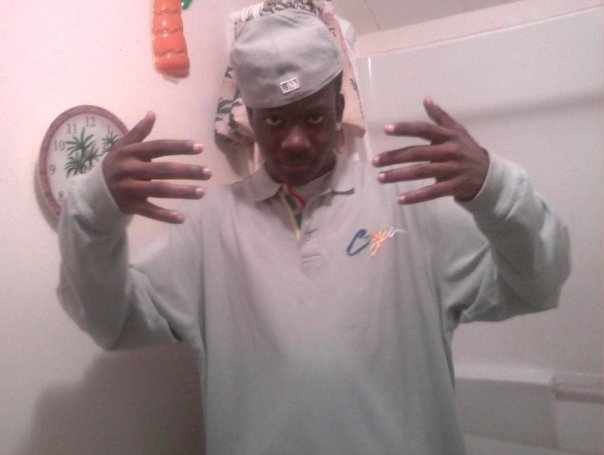 Date this funny United States man Zigzagian from Rockford US11028