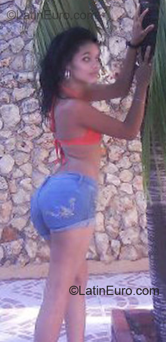 Date this gorgeous Dominican Republic girl Luisa Maria from Santo Domingo DO8812
