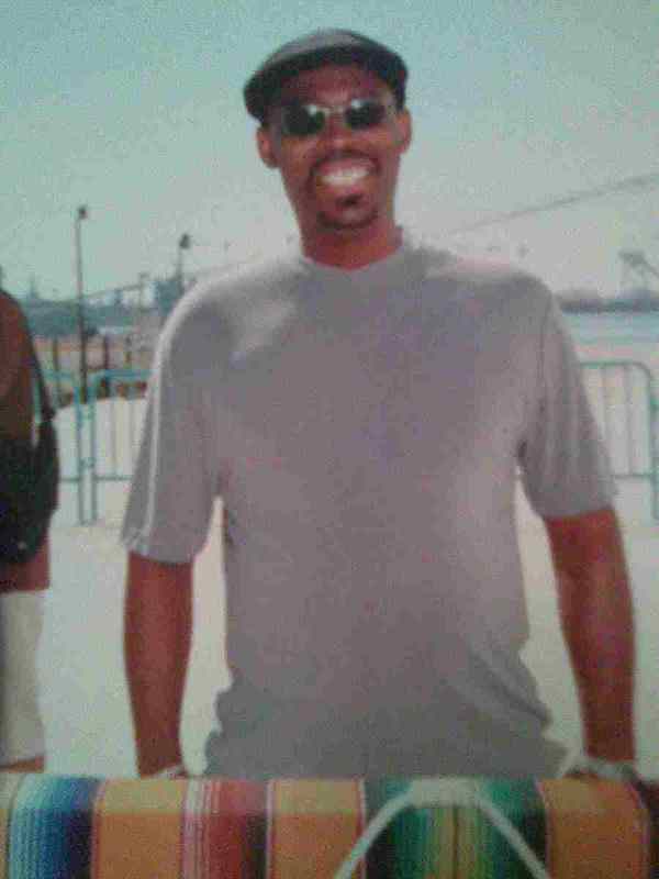 Date this attractive United States man Amos from Fresno US11069