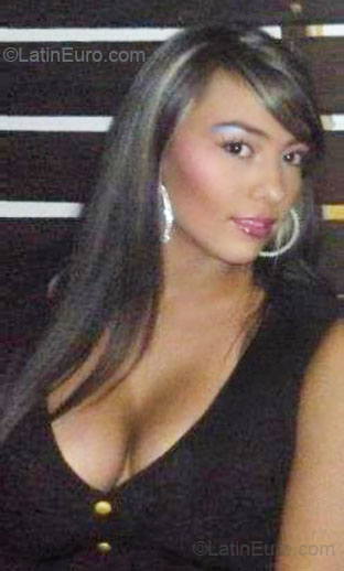 Date this sensual Colombia girl Laura Gomez from Medellin CO7950