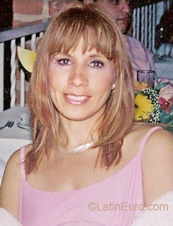Date this stunning Mexico girl Violeta from Guadalalajara MX721