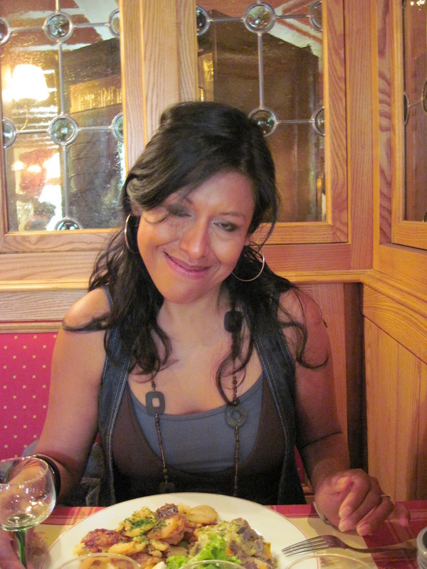 Date this young France girl ISABEL from Pau FR142