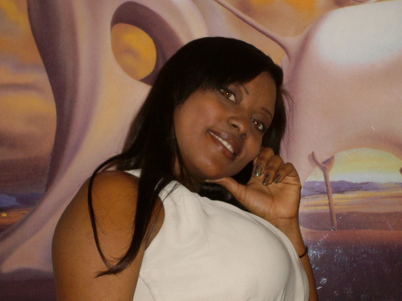 Date this gorgeous Honduras girl Pamela naomi from Barcelona HN369