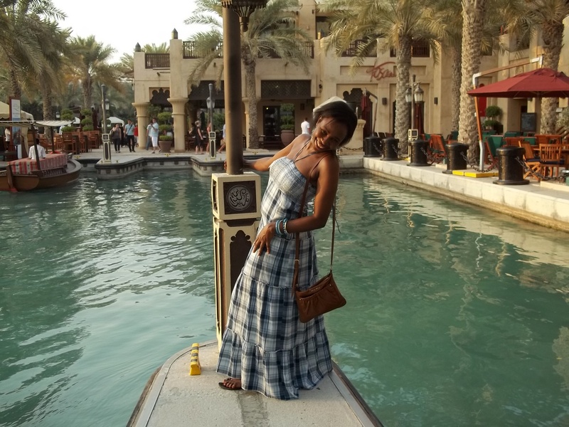 Date this happy United Arab Emirates girl Jolieflore31 from Dubai AE20