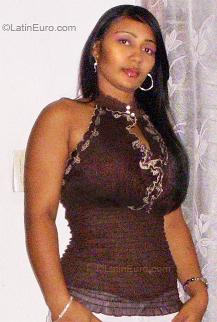 Date this lovely Dominican Republic girl Lisandry from Santo Domingo DO8987