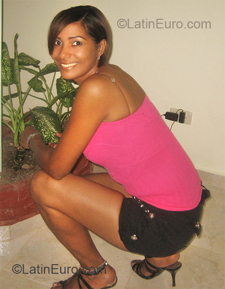 Date this exotic Dominican Republic girl Rosa from Nagua DO9025