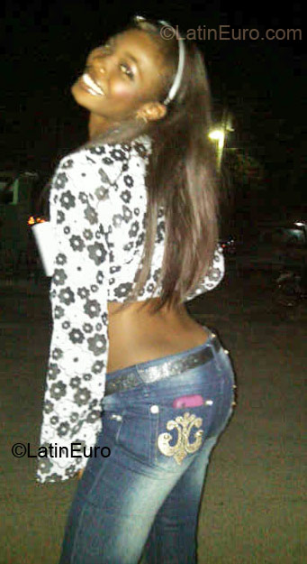 Date this passionate Dominican Republic girl Estefani2 from Santo Domingo DO9118