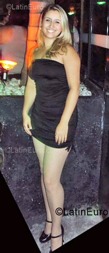 Date this fun Brazil girl Thais from Sao Paulo BR6004