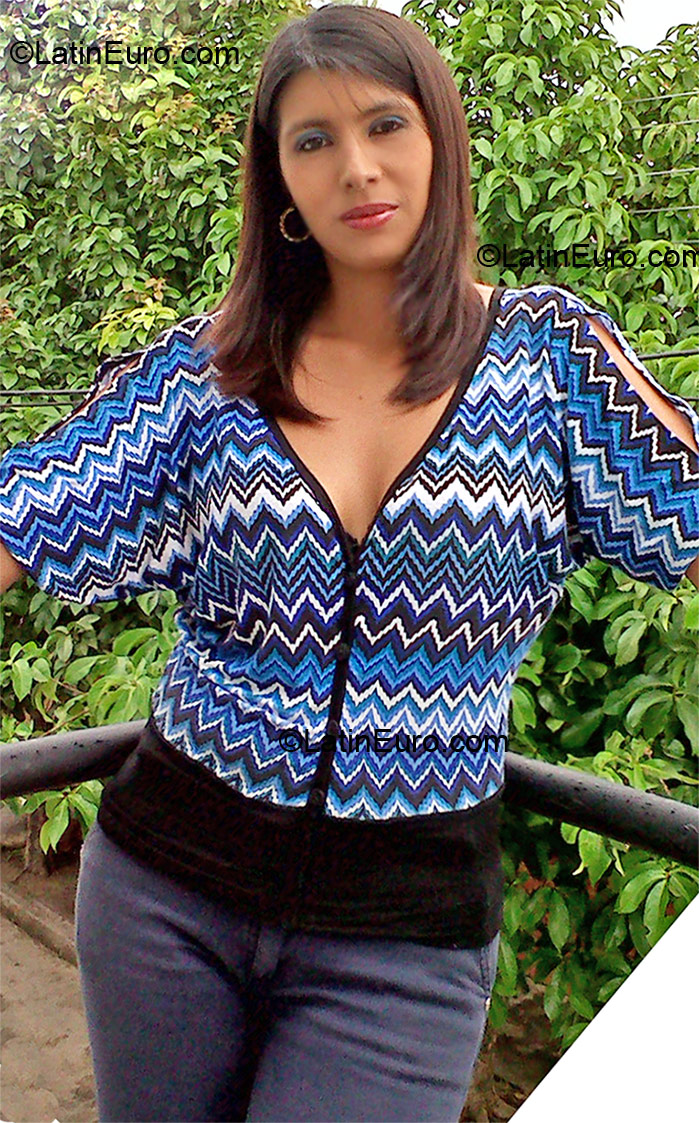 Date this charming Colombia girl Jenny from Yopal CO9055