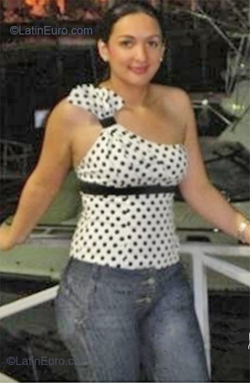 Date this voluptuous Panama girl Argemi from Panama City PA141
