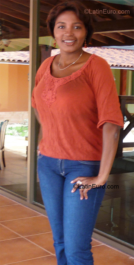 Date this good-looking Panama girl Luz from Panama City PA145