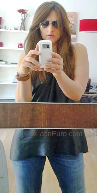 Date this funny Spain girl Carola from Barcelona ES204