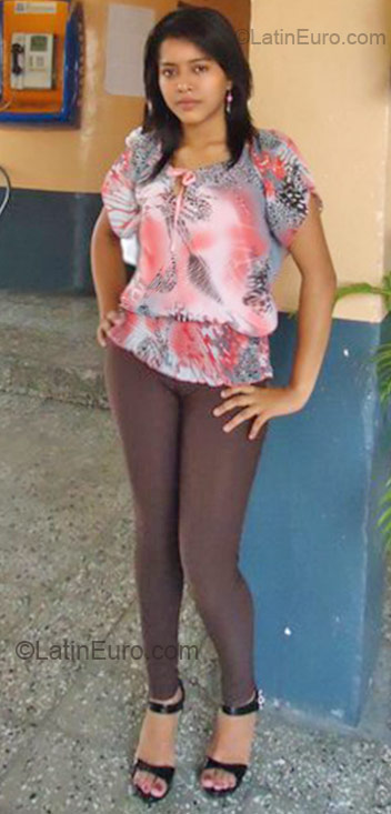 Date this hot Honduras girl Banesabb from Tocoa HN409