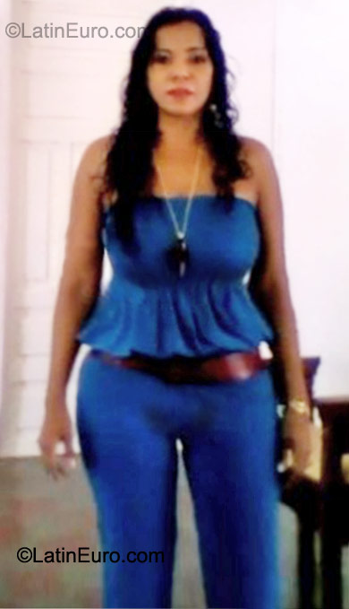Date this foxy Colombia girl Yacira from Riohacha CO10391