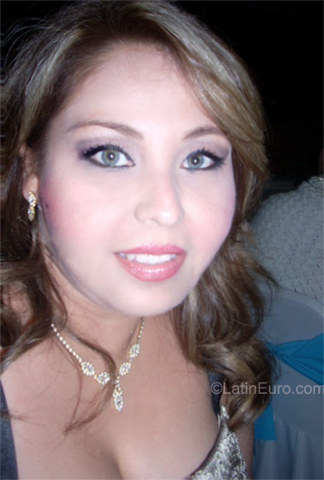 Date this lovely Mexico girl Aracely from Los Mochis MX436