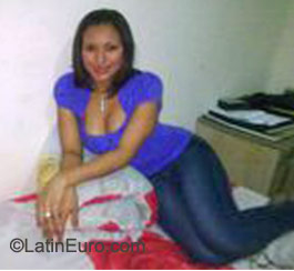 Date this pretty Honduras girl Veronica from San Pedro Sula HN426