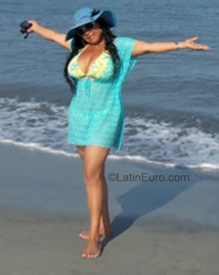 Date this fun Colombia girl Jani from Cali CO8254