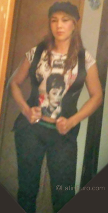 Date this sensual Colombia girl Marcela from Medellin CO8255