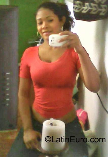 Date this stunning Colombia girl Zharay from Medellin CO8262