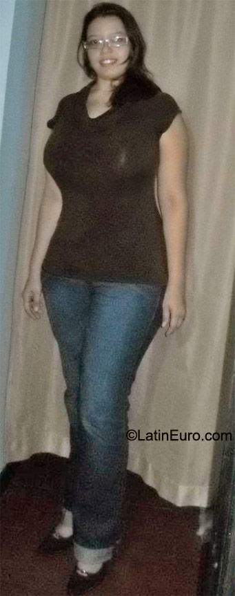Date this cute Colombia girl Vanessa from Cali CO8264