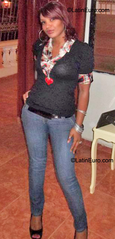 Date this attractive Dominican Republic girl Miguelina from Santiago DO9613