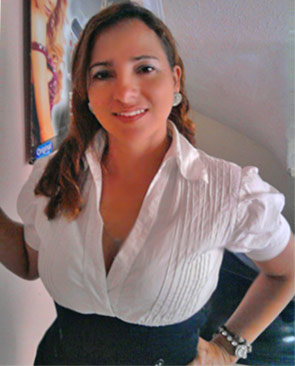 Date this happy Colombia girl Mayerly from Pereira CO8308