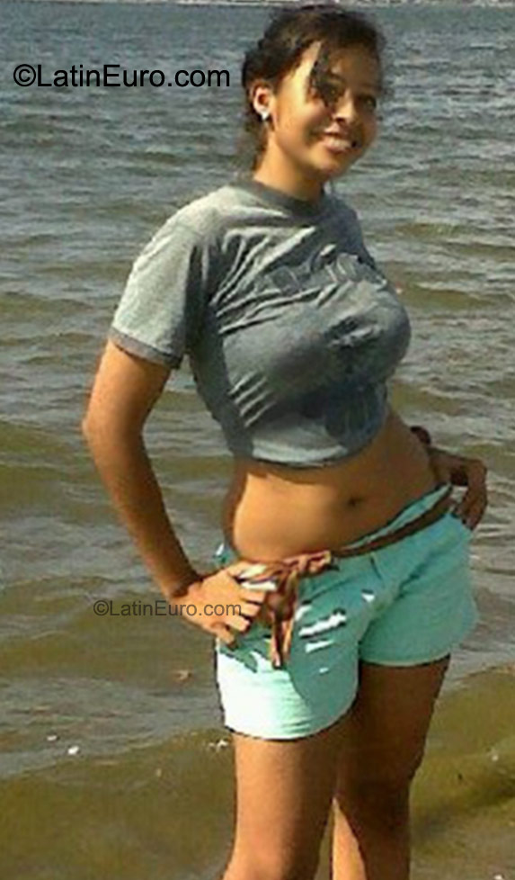 Date this beautiful Honduras girl Sindy from Puerto Cortes HN453