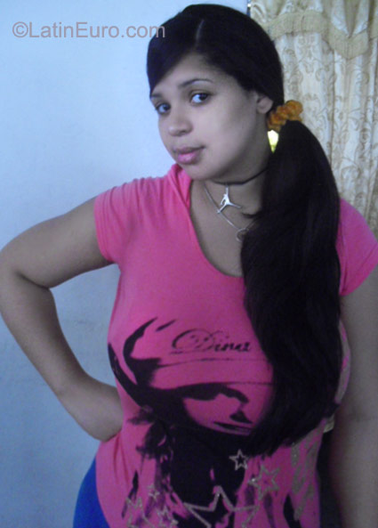 Date this exotic Dominican Republic girl Yubelkys from Santiago DO9654