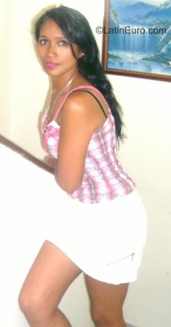 Date this lovely Colombia girl Ruby from Buga CO8477