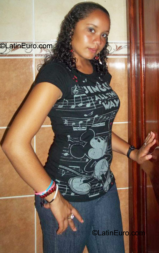 Date this passionate Honduras girl Delma from Tegucigalpa HN484