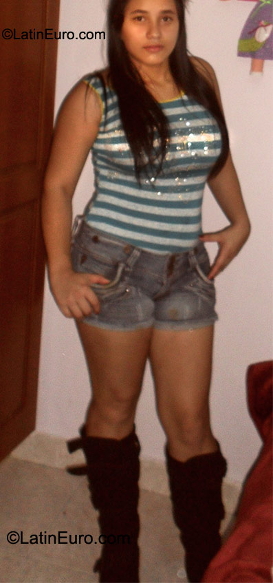 Date this stunning Colombia girl Enilien from Medellin CO8612