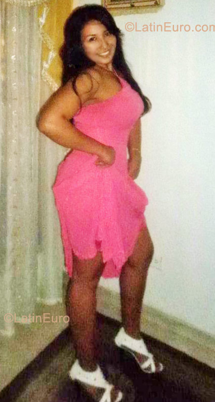 Date this hot Colombia girl Ladii from Cali CO8695