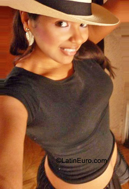 Date this foxy Colombia girl Diana from Bogota CO8711