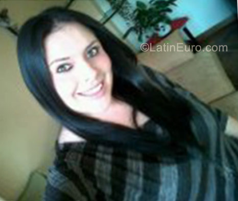 Date this happy Colombia girl Ingrid from Bogota CO8714
