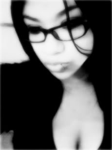 Date this georgeous United States girl Kushsmoker559 from Visalia US11872
