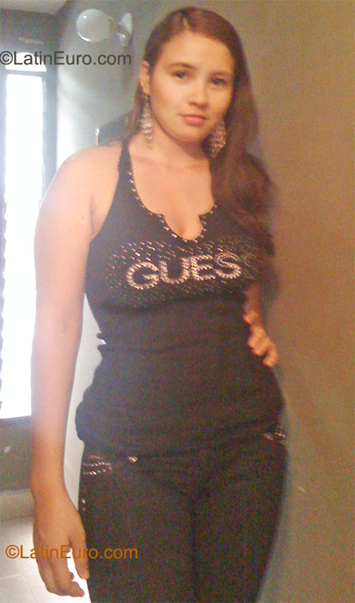 Date this nice looking Colombia girl Maria Fernanda from Tulua CO8726