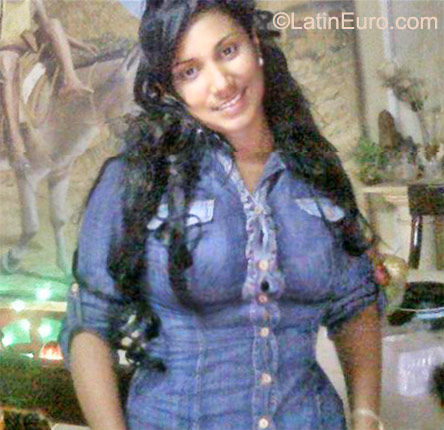 Date this charming Colombia girl Vanessa from Cartagena CO11225