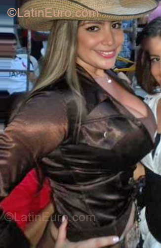 Date this exotic Colombia girl July from Cali CO8840