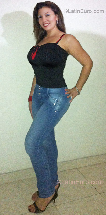 Date this delightful Colombia girl Laura from Cali CO8861