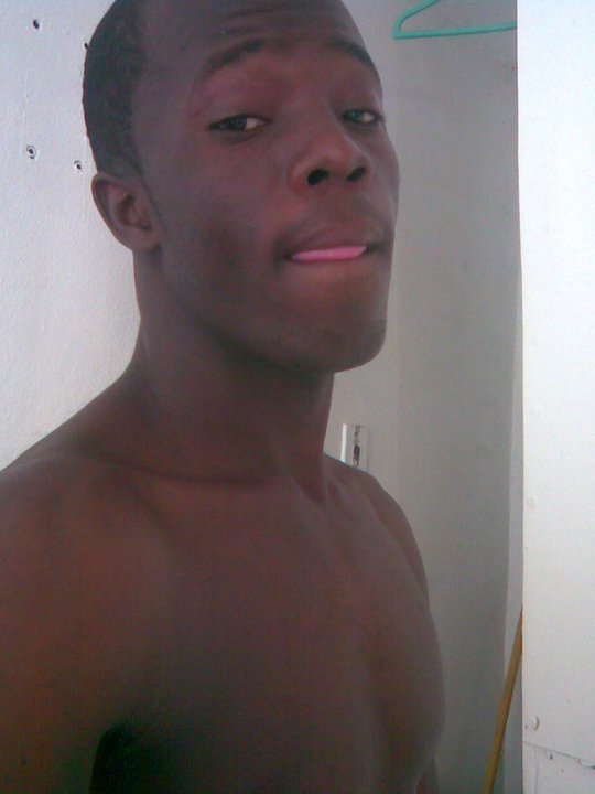Date this attractive Dominican Republic man ELX3S from Santo Domingo DO10043