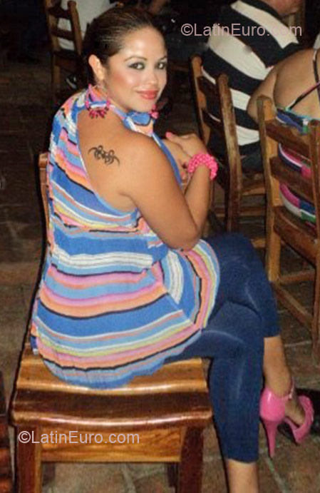 Date this stunning Mexico girl Claudia from Mazatlan MX571