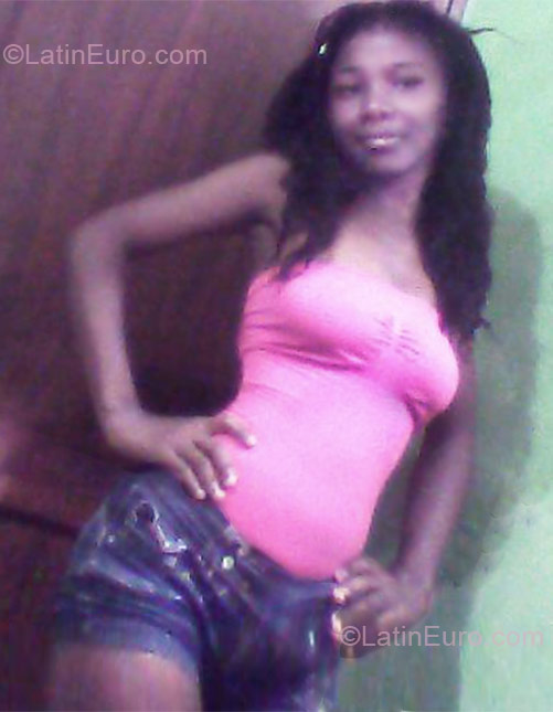 Date this voluptuous Colombia girl Carolina from Cartagena CO9367