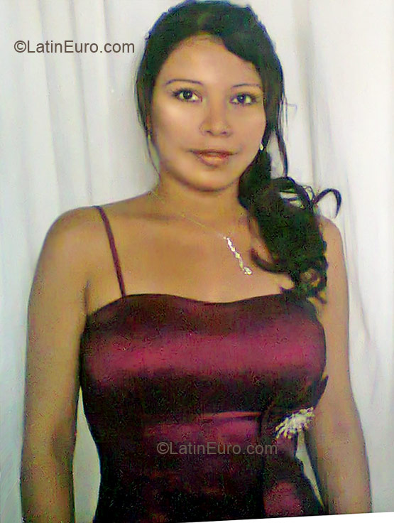 Date this delightful Colombia girl Viviana from Cali CO8966