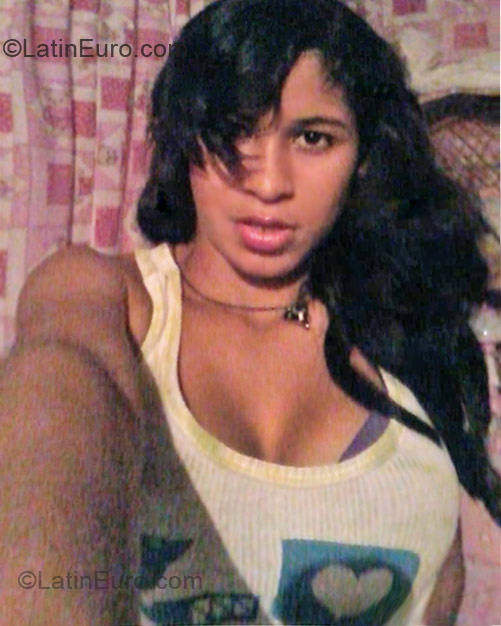Date this stunning Colombia girl Fais from Cartagena CO9001