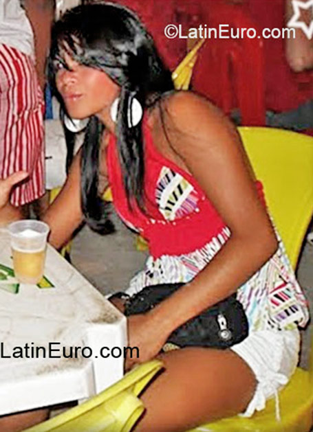 Date this pretty Brazil girl Cida from Brasilia BR6263