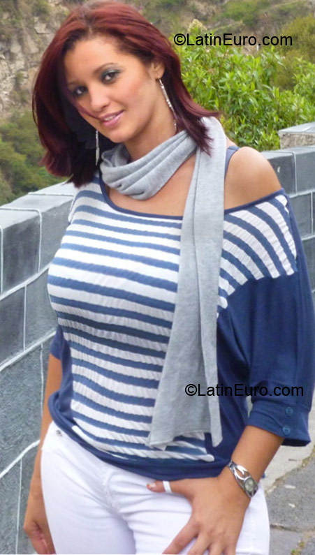Date this stunning Colombia girl Alba from Cali CO9007