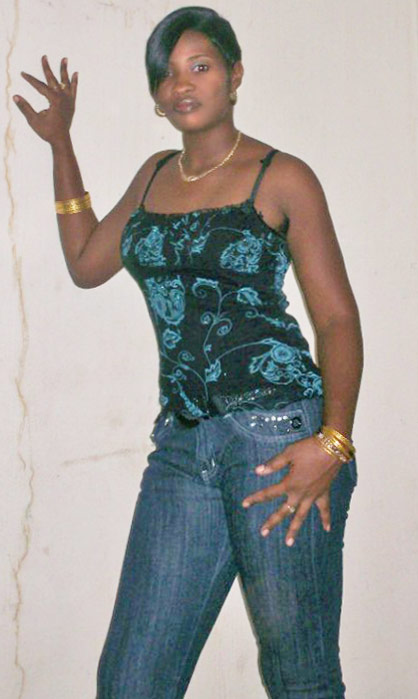 Date this foxy Jamaica girl Shareffa from Kingston JM408