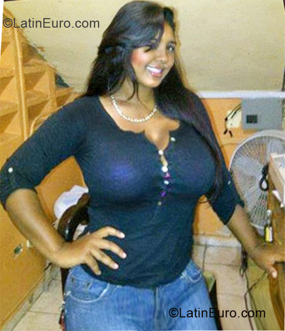 Date this charming Dominican Republic girl Odalis from Santo Domingo DO10150